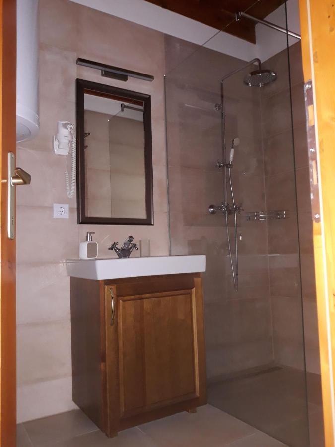 Vadszolos Porta Ispank Luaran gambar